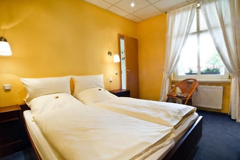 Landhotel Zum Pottkuchen Kalbe Kültér fotó